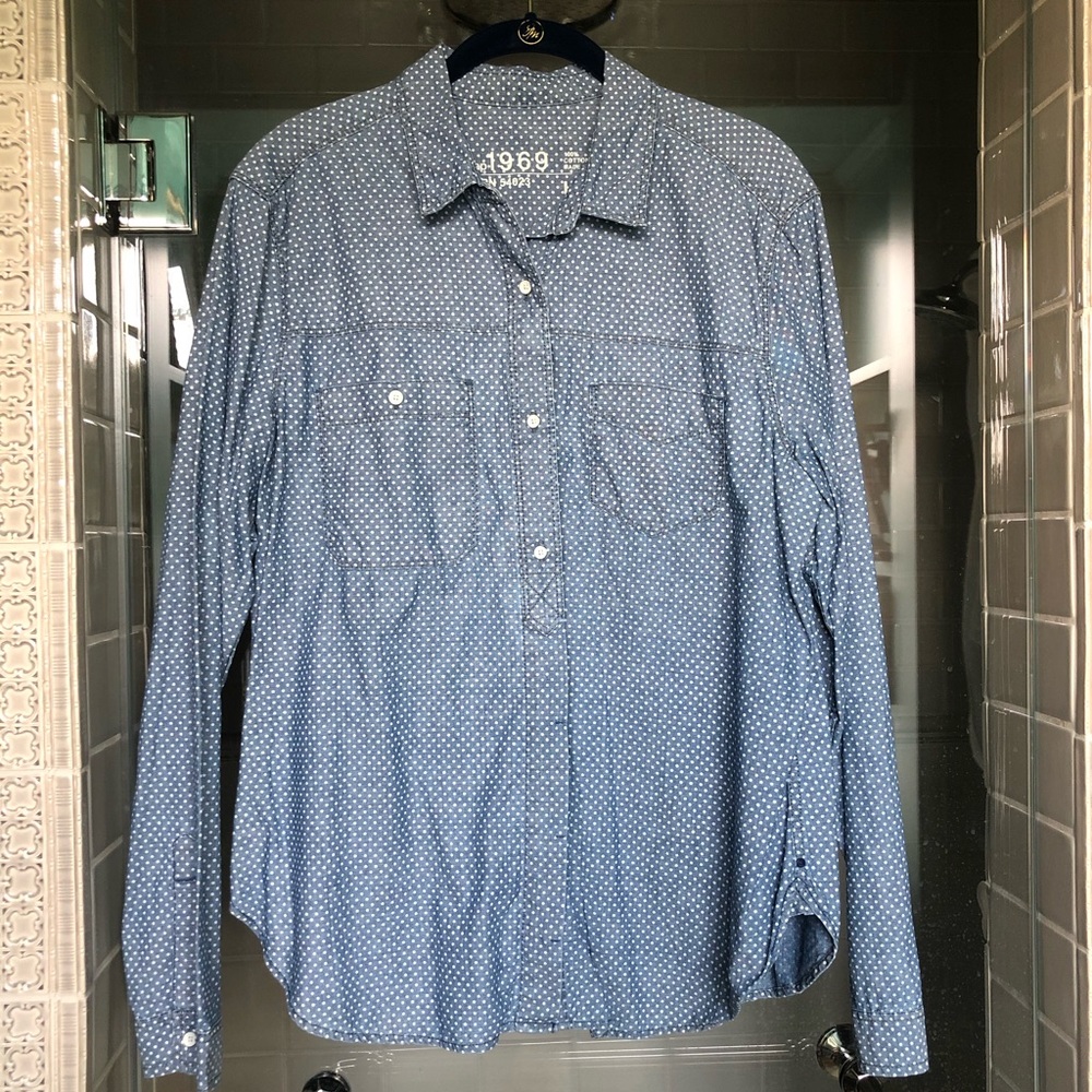 Gap Chambray Button Down - L - image 1